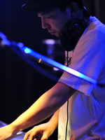 DJ TEZUKA